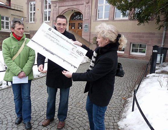 Spende f&uuml;r Stade-Gem&auml;lde (Foto: Karl-Heinz Herrmann)