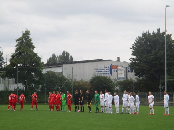 Beide Teams vor dem Spiel (Foto: M.Fromm) Beide Teams vor dem Spiel (Foto: M.Fromm)