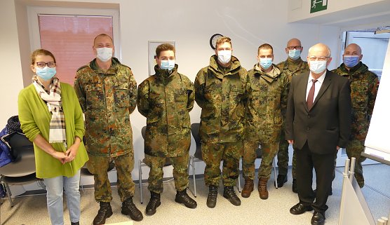 Bundeswehrsoldaten unterstützen das Gesundheitsamt im Kyffhäuserkreis (Foto: LRA Sondershausen) Bundeswehrsoldaten unterstützen das Gesundheitsamt im Kyffhäuserkreis (Foto: LRA Sondershausen)