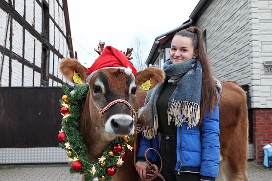 Tabaluga und Friederike waren in weihnachtlichen Gesch&auml;ften unterwegs (Foto: S.Dietzel)
