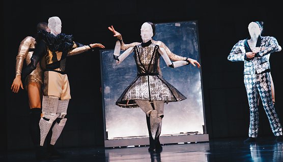 Szene aus "Petruschka" (Foto: TN LOS)