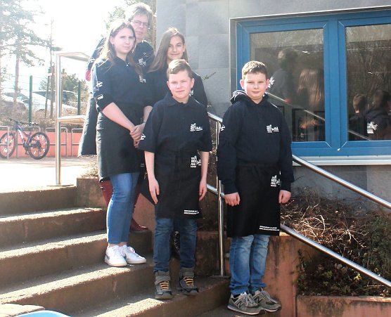 v.o.n.u Imke Neubert, Juliana, Johanna, Nico und Sonnwin k&auml;mpfen um den Th&uuml;ringer Sch&uuml;lerkochpokal 2022 (Foto: Stadtwerke Sondershausen)