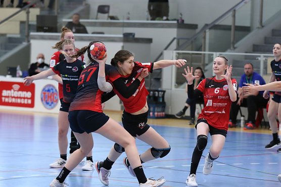 Die THC Damen kämpfen weiter um Tabellenplatz 6 (Foto: Alexander Mühlbach/THC) Die THC Damen kämpfen weiter um Tabellenplatz 6 (Foto: Alexander Mühlbach/THC)