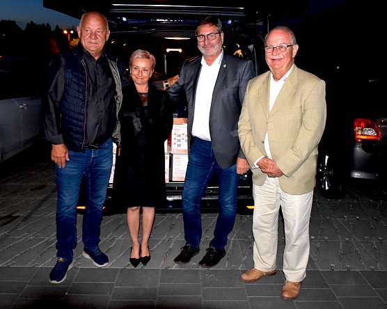 v.l. Karl-Heinz Genzel; Mitarbeiterin Verwaltung Olkusz; Raimund Scheja, Dr. Heinz- Ulrich Thiele� (Foto: LRA Kyffh&auml;userkreis)