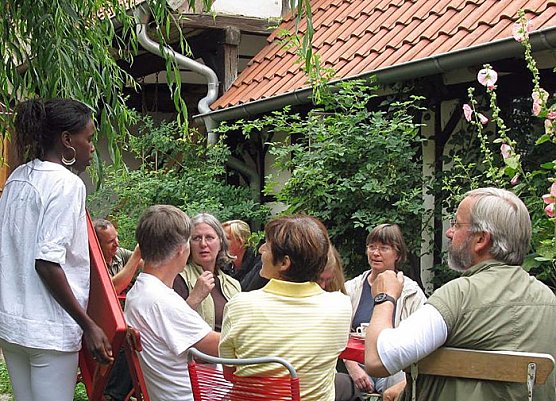 Im Hof des Cafes (Foto: Kunsthof Friedrichsrode)