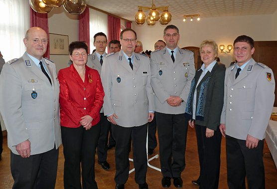 Verdienstorden an Regina Girschele (Foto: Karl-Heinz Herrmann) Verdienstorden an Regina Girschele (Foto: Karl-Heinz Herrmann)