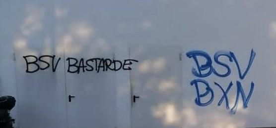 Schmiereien an der "Stillen Liebe" (Foto: M. Liedke) Schmiereien an der "Stillen Liebe" (Foto: M. Liedke)