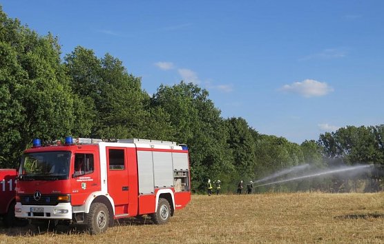 Die Waldbrandgefahrenstufen haben sich als solides Pr&auml;ventionssystem etabliert, gemeinsame Waldbrand&uuml;bungen von Feuerwehr und Forstbeh&ouml;rde schulen die Koordinationsmechanismen f&uuml;r den Ernstfall (Foto: Dr. Horst Spro&szlig;mann)