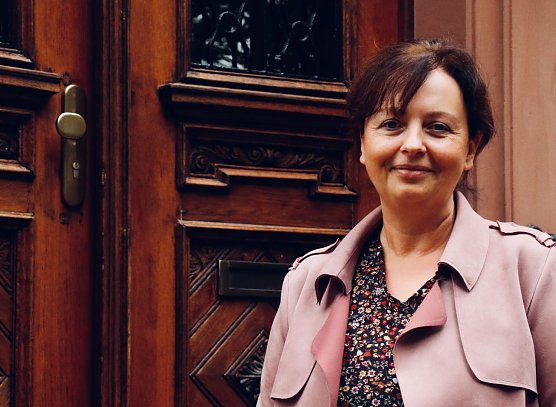 Yvette Schatz hat mit einem kleinen B&uuml;ro in der Geschwister-Scholl-Stra&szlig;e angefangen und besch&auml;ftigt heute 43 Kollegen bei den "Kleinen Wegen" (Foto: agl)