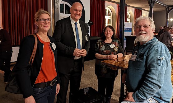 Steffen Grimm (2.v.li.) tauschte sich mit den Unternehmern aus Sondershausen aus (Foto: Janine Skara)