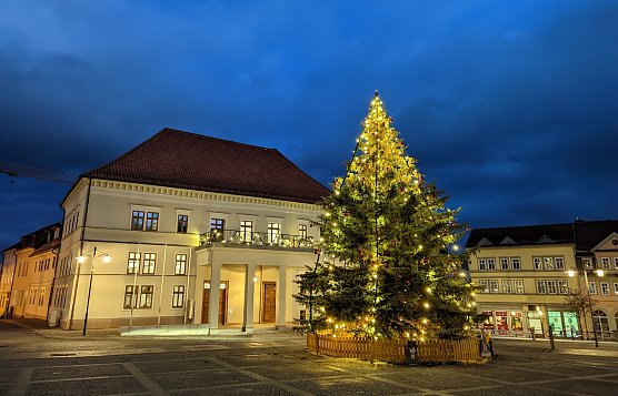 Sondersh&auml;user Marktplatz in weihnachtlichem Glanz (Foto: Janine Skara)