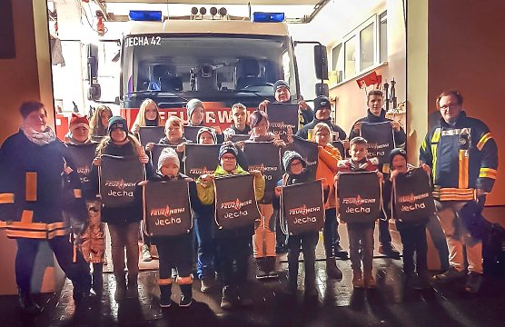 Weihnachtsgeschenke in Jecha (Foto: Feuerwehr Sondershausen-Jecha)
