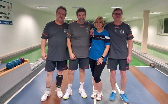 Kegler des KSV ́92 Ro&szlig;leben bei der Senioren Th&uuml;ringenliga (Foto: Knut Herzau)