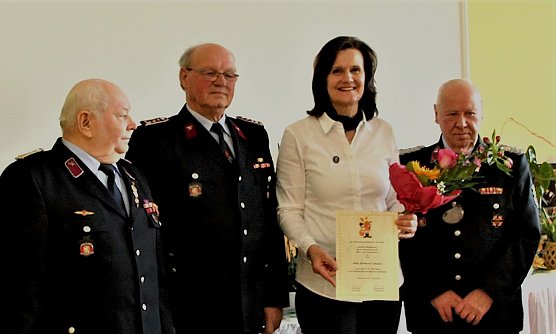 v.l. Rudi Thums, Volkmar Seeber, Landr&auml;tin Antje Hochwind-Schneider, G&uuml;nter Herting (Foto: G&uuml;nter H&auml;rting)