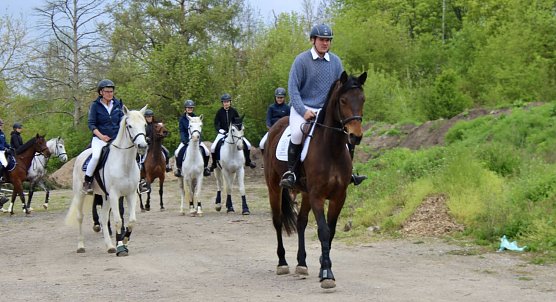 20. Novalisritt von Bad Tennstedt nach Grüningen (Foto: Eva Maria Wiegand) 20. Novalisritt von Bad Tennstedt nach Grüningen (Foto: Eva Maria Wiegand)