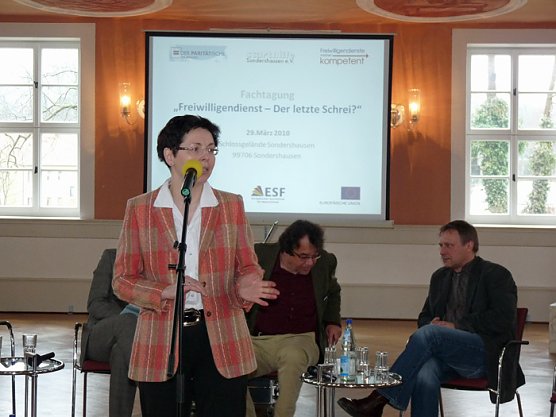 Heike Tauber auf der Tagung (Foto: Karl-Heinz Herrmann) Heike Tauber auf der Tagung (Foto: Karl-Heinz Herrmann)