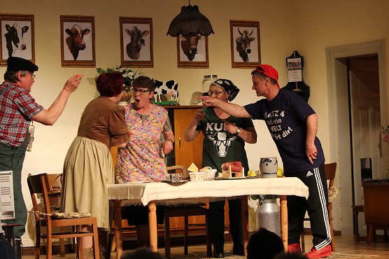 Almenhäuser Bauerntheater 2022 (Foto: Eva Maria WIegand) Almenhäuser Bauerntheater 2022 (Foto: Eva Maria WIegand)