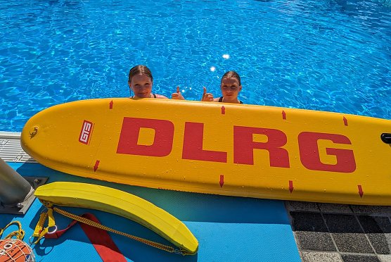 Projektwoche Lebensretter der Regelschule am Franzberg, im Bergbad Sonnenblick (Foto: Janine Skara)