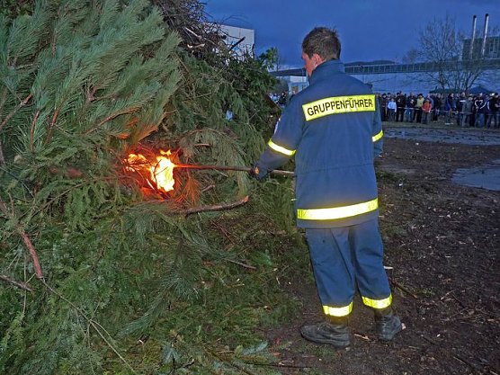 Osterfeuer-Party (Foto: Karl-Heinz Herrmann) Osterfeuer-Party (Foto: Karl-Heinz Herrmann)