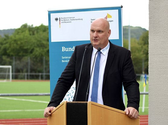 Der B&uuml;rgermeister der Stadt Sondershausen Steffen Grimm er&ouml;ffnete feierlich das Sportzentrum "Am G&ouml;ldner" (Foto: Eva Maria Wiegand)