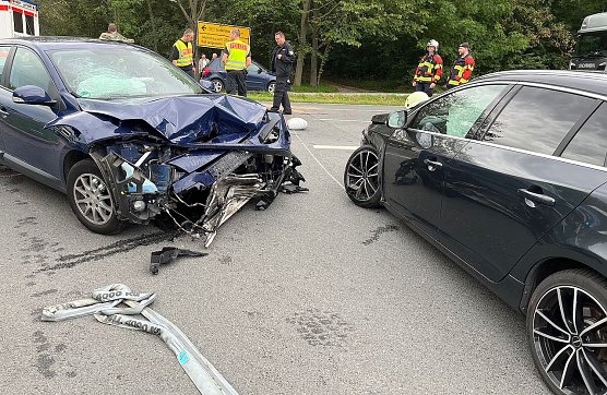 Unfall mit schwer Verletztem (Foto: S.Dietzel) Unfall mit schwer Verletztem (Foto: S.Dietzel)