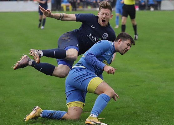 Die beiden alten Rivalen in Nordth&uuml;ringen schenkten sich auch heute nichts (Foto: M.Liedtke)