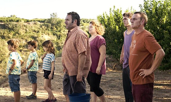 Alcarras-Szene-2 & Alcarras-Szene-3 (Foto: Piffl Medien) Alcarras-Szene-2 & Alcarras-Szene-3 (Foto: Piffl Medien)