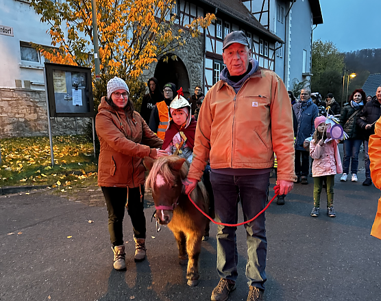 Martinsumzug in Gro&szlig;furra (Foto: Evangelische Kita Arche Noah II)
