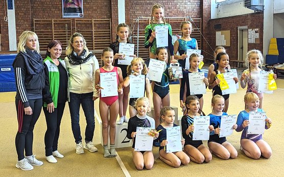 Turnerinnen des SV Glückauf Sondershausen (Foto: S. Angelstein) Turnerinnen des SV Glückauf Sondershausen (Foto: S. Angelstein)