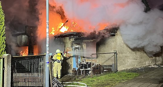Gro&szlig;brand heute Morgen in Bebra (Foto: Silvio Dietzel)