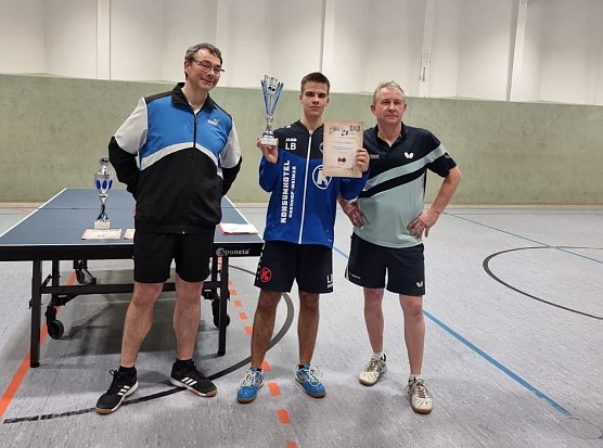 MTV Greußen 3 – Michael Rolle, Luca Bork, Peter Stallmacher (Foto: Stefan Böttcher) MTV Greußen 3 – Michael Rolle, Luca Bork, Peter Stallmacher (Foto: Stefan Böttcher)