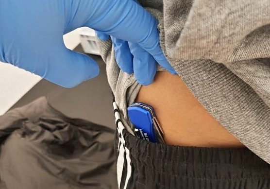 Zugriffsbereites Taschenmesser im Hosenbund des T&auml;ters (Foto: Bundespolizei Erfurt)