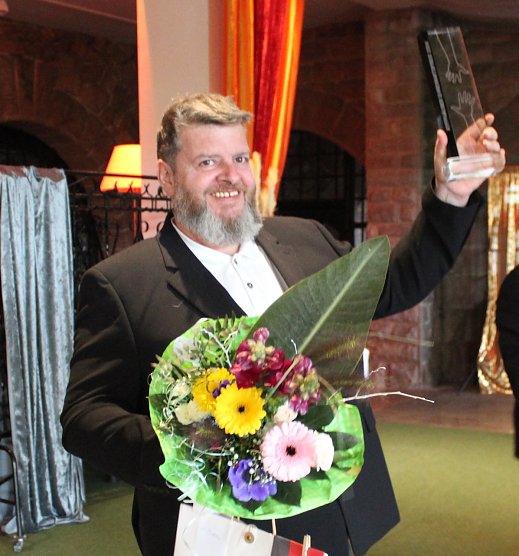 Ehrenamtspreis für den Handballverein 90 Artern e.V. (Foto: Eva Maria Wiegand) Ehrenamtspreis für den Handballverein 90 Artern e.V. (Foto: Eva Maria Wiegand)