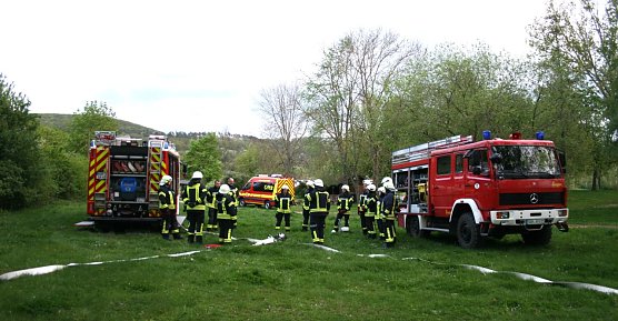 Feuerwehr&uuml;bung am Stausee Kelbra (Foto: Ulrich Reinboth)