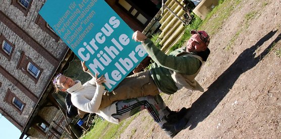 Jana Korb und Hoppe Hopinsky haben in der alten Kelbraer M&uuml;hle ihre neue Heimstatt gefunden (Foto: agl)