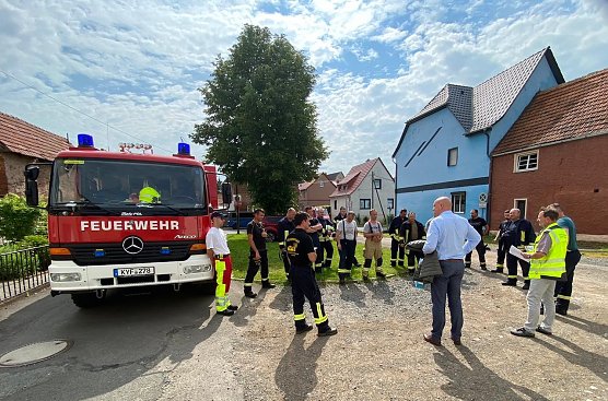 Unangekündigte Feuerwehrübung im Kindergarten "Dorfspatzen" in Hohenebra (Foto: Janine Skara) Unangekündigte Feuerwehrübung im Kindergarten "Dorfspatzen" in Hohenebra (Foto: Janine Skara)