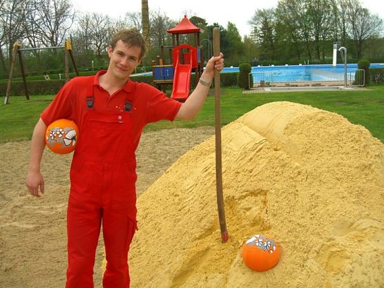freibad (Foto: stadt ndh) freibad (Foto: stadt ndh)