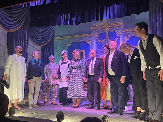 Humoreske auf der Bühne: Tschechows "Die Werbung" (Foto: Helga Polle) Humoreske auf der Bühne: Tschechows "Die Werbung" (Foto: Helga Polle)