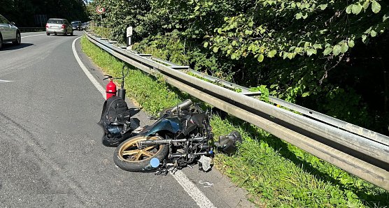 Unfall am Abzweig der Bundesstra&szlig;e 4 (Foto: S.Dietzel)