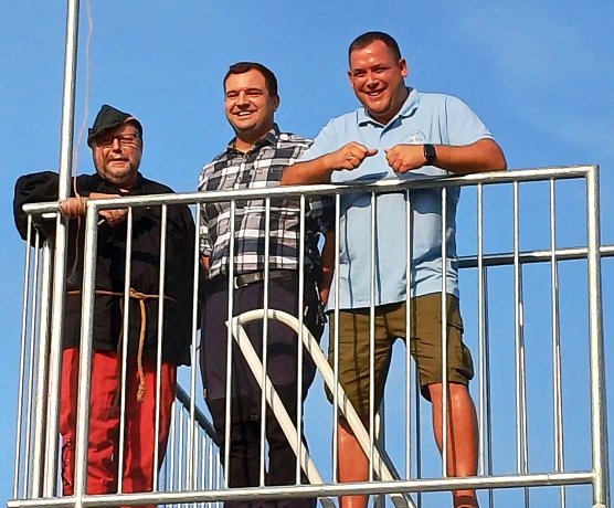 Marktschreier Wurzelpeter (Peter Ke&szlig;ler); Ortsb&uuml;rgermeister von Heldrungen Matthias Teubner, Maik Balthasar (Vereinsvorsitzender des Naturschwimmbades) (Foto: privat)