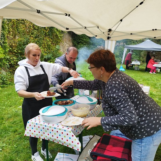 Internationale Kochshow in der Trinitatisgemeinde in Sondershausen (Foto: Karla Kreyer) Internationale Kochshow in der Trinitatisgemeinde in Sondershausen (Foto: Karla Kreyer)