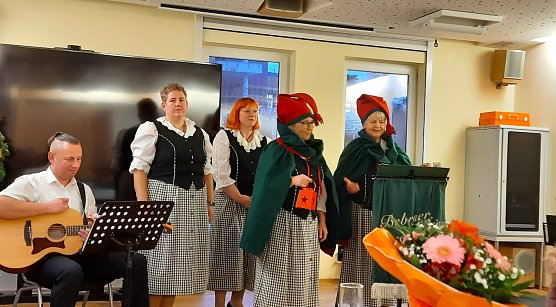 Die Bebraer Singv&ouml;gel begeisterten die Zuh&ouml;rer bei der Weihnachtsfeier des DRK in Sondershausen (Foto: Dorothea Kieper)