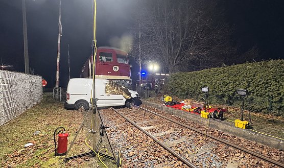 Tonnaer Stra&szlig;e in Bad Langensalza heute Nacht (Foto: Feuerwehr Bad Langensalza)