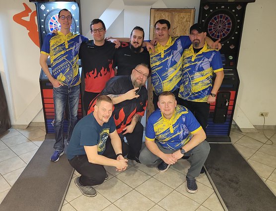 Thomas Peglow, Ren&eacute; Th&uuml;ne, Eric Zehler, Sebastian Sch&uuml;&szlig;ler, David Kazior, v.vl.: Florian Fernkorn, Roy Prokoph, Ren&eacute; Fischer (Foto: Maik Beate)