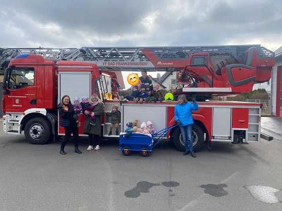 Kindervilla Kinder auf Feuerwehrentdeckungstour (Foto: Katrin Milde) Kindervilla Kinder auf Feuerwehrentdeckungstour (Foto: Katrin Milde)
