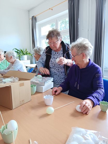 Osterbasteln in Jecha (Foto: Wolfgang Dittrich)