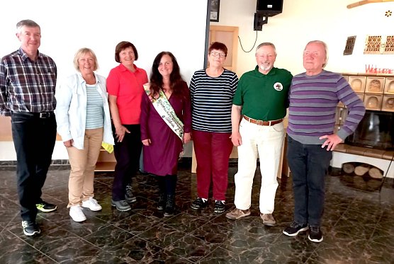(Mitte) Amtierenden Sondershäuser Blutbuchenkönigin, Silvia I. (Foto: Wolfgang Lehmann) (Mitte) Amtierenden Sondershäuser Blutbuchenkönigin, Silvia I. (Foto: Wolfgang Lehmann)
