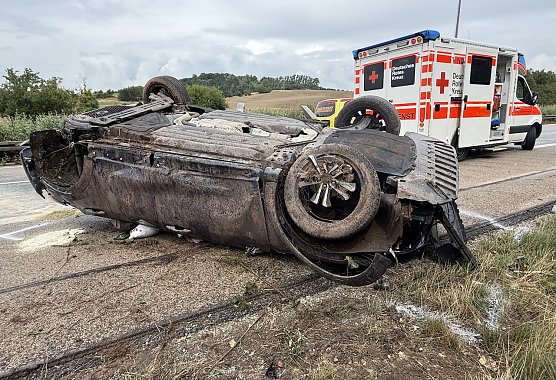 Unfall heute Nachmittag auf der A 38 (Foto: S.Dietzel) Unfall heute Nachmittag auf der A 38 (Foto: S.Dietzel)