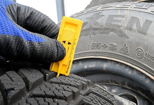 Auf die richtigen reifen achten (Foto: HUK Coburger)