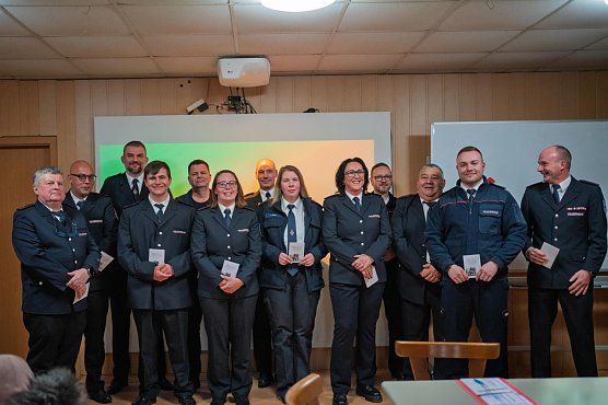 Auszeichnungen f&uuml;r Feuerwehrleute in Hachelbich (Foto: Alexander Becht )